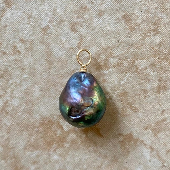 PEARL CHARM PEACOCK