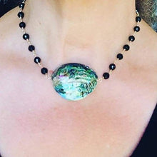 Load image into Gallery viewer, ABALONE NECKLACE - MAORI
