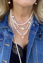 Load image into Gallery viewer, PEARL NECKLACE - GODIVA
