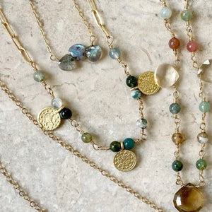 PAPERCLIP CHAIN WITH GOLD DISC